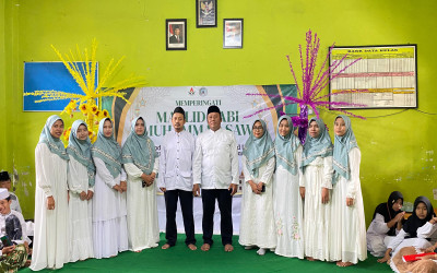 MEMPERINGATI MAULID NABI MUHAMMAD SAW.